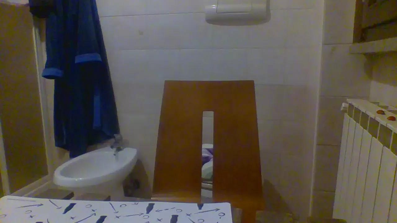 luxxuriax on Cam4 
