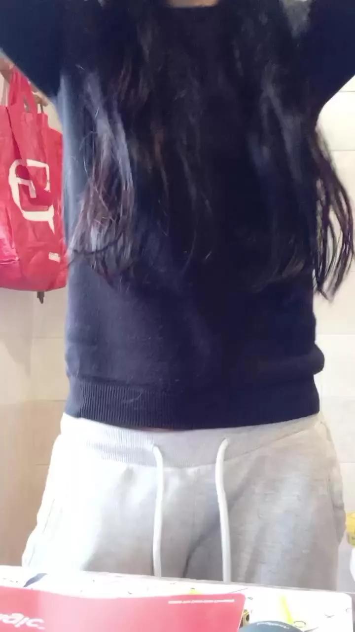 luxxuriax on Cam4 