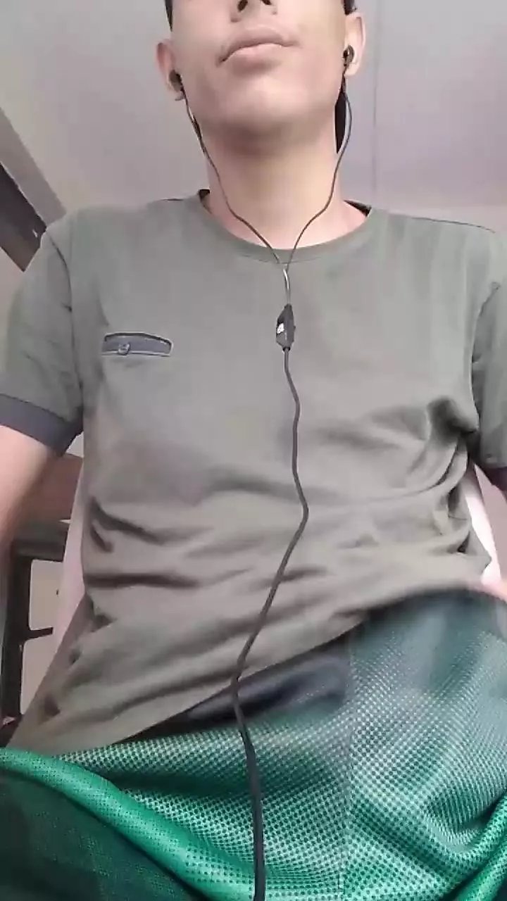 Offline Magrinho20y on Cam4