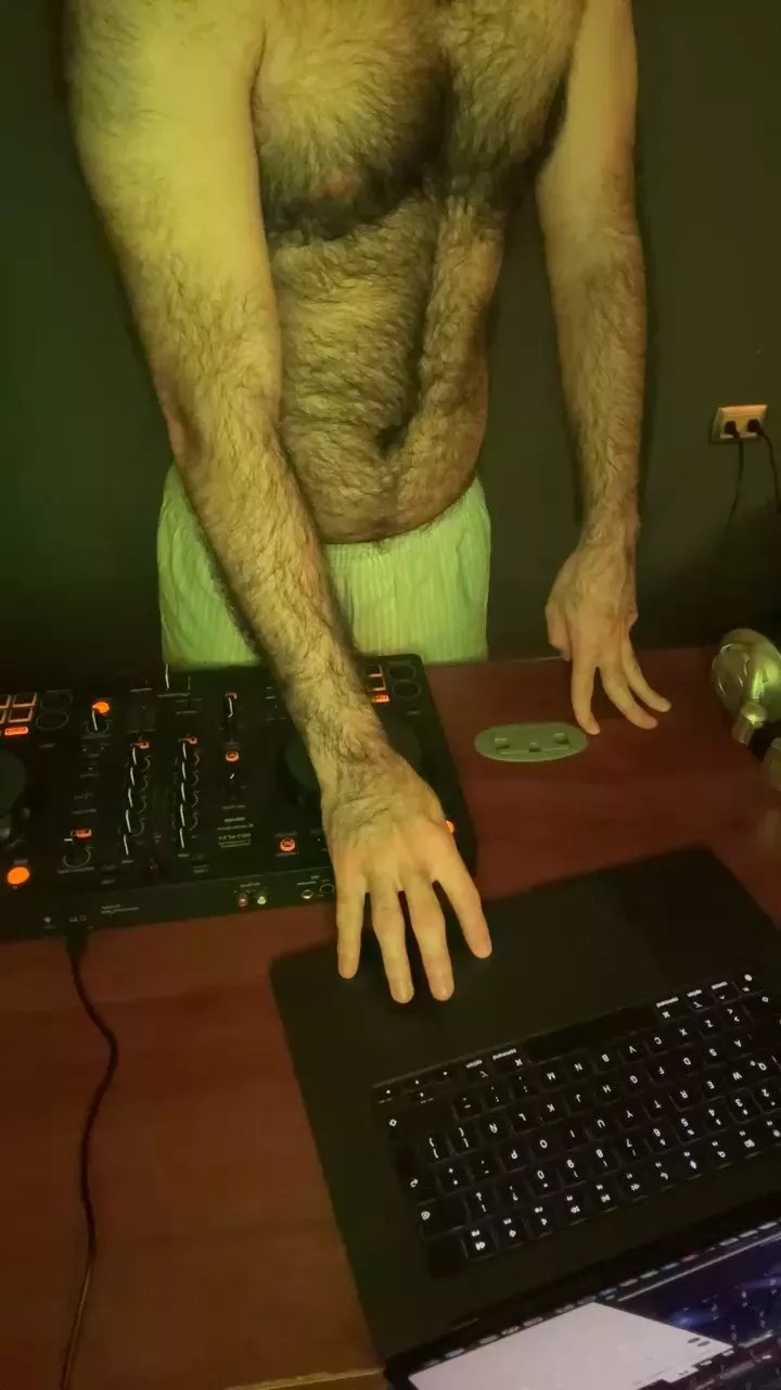 Offline mateo_bar_del on Cam4