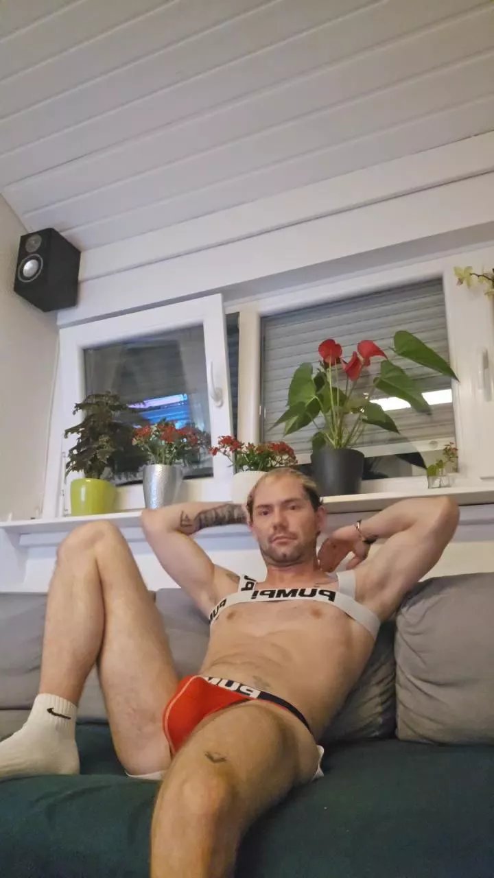 Offline matt2180 on Cam4