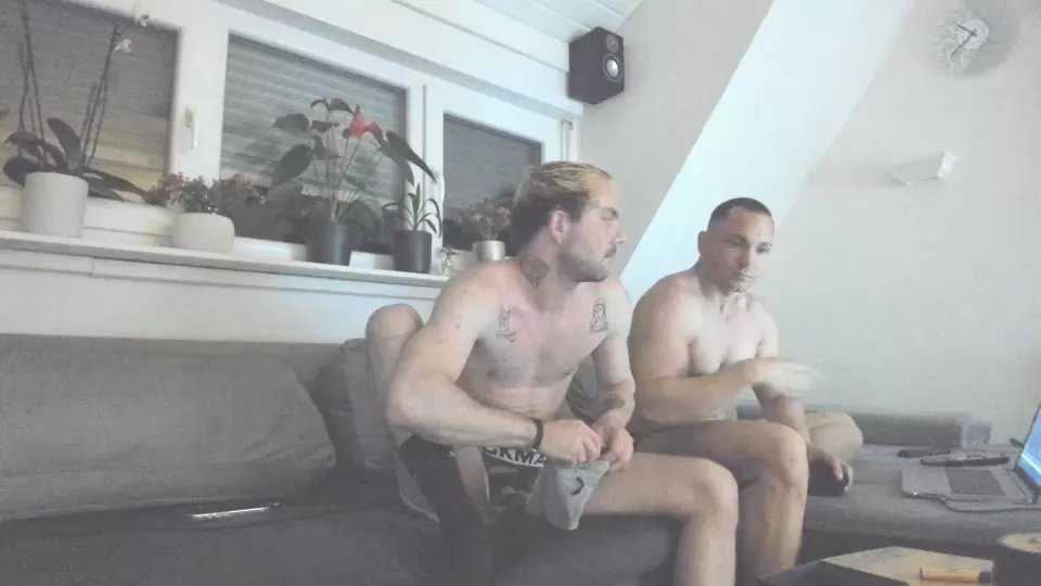 Offline matt2180 on Cam4