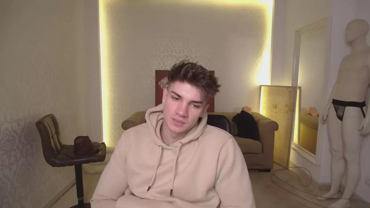 MaxKaiden on Cam4 