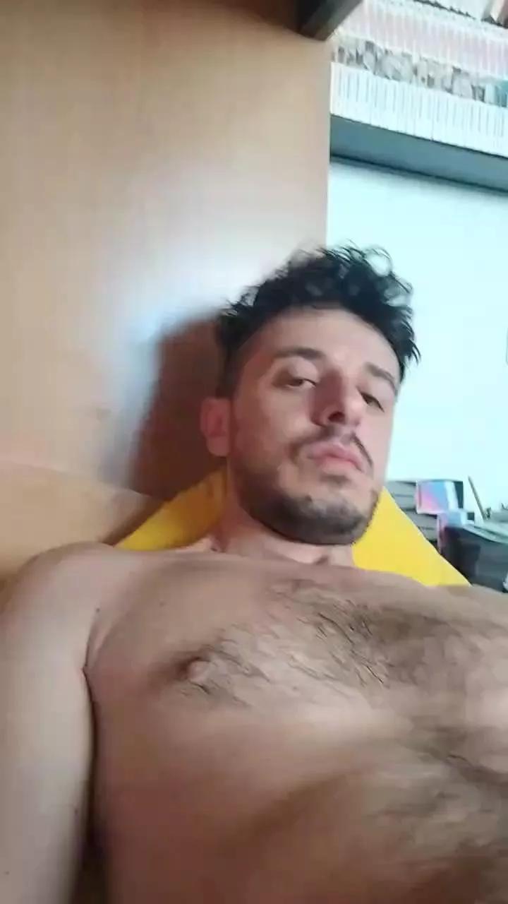 Mew2pup on Cam4 