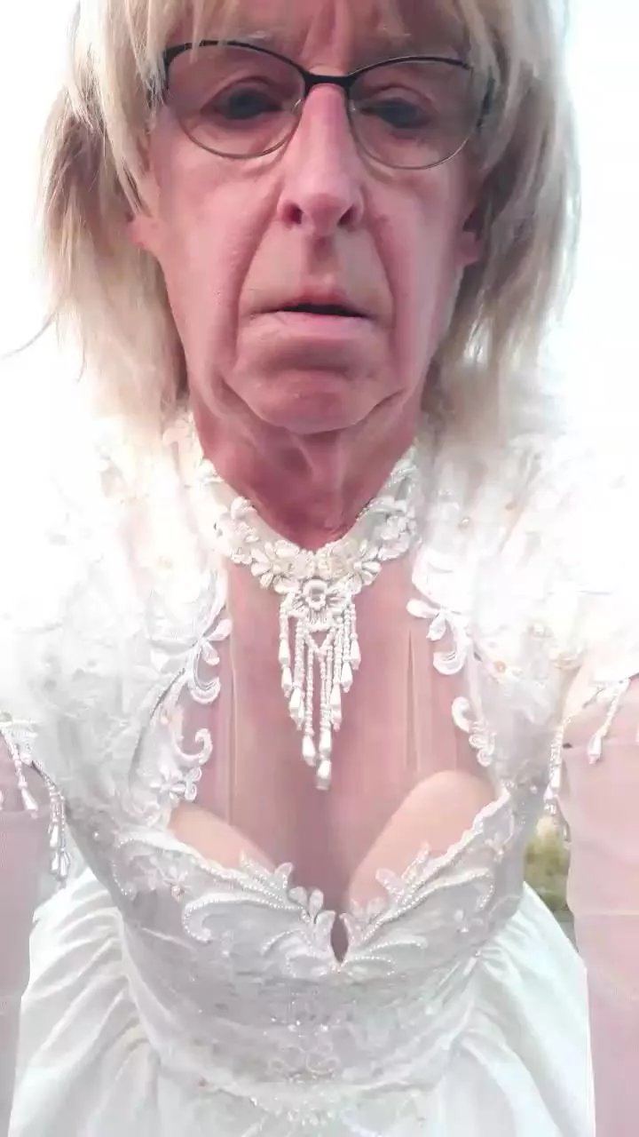 Offline michelle4uXfun on Cam4