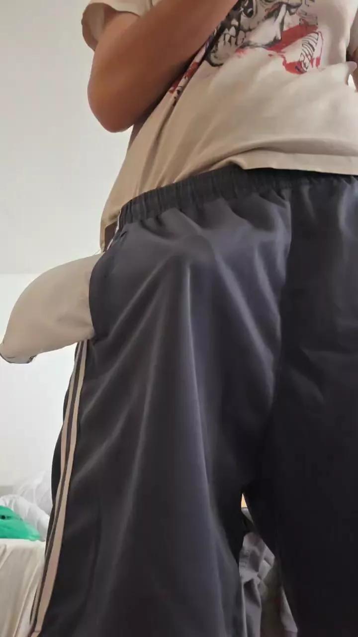 Mo0reniko028 on Cam4 