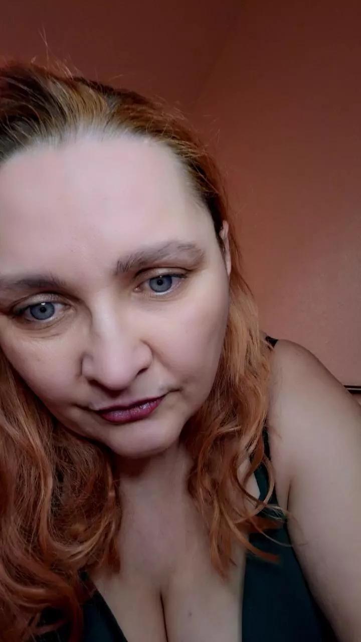 mollig42 on Cam4 