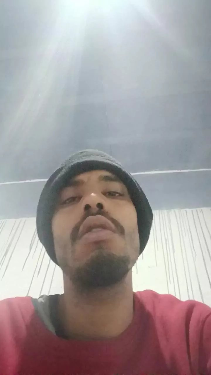 Offline Morenodot9 on Cam4