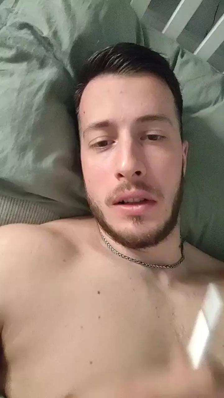 Musclexxl97 on Cam4 