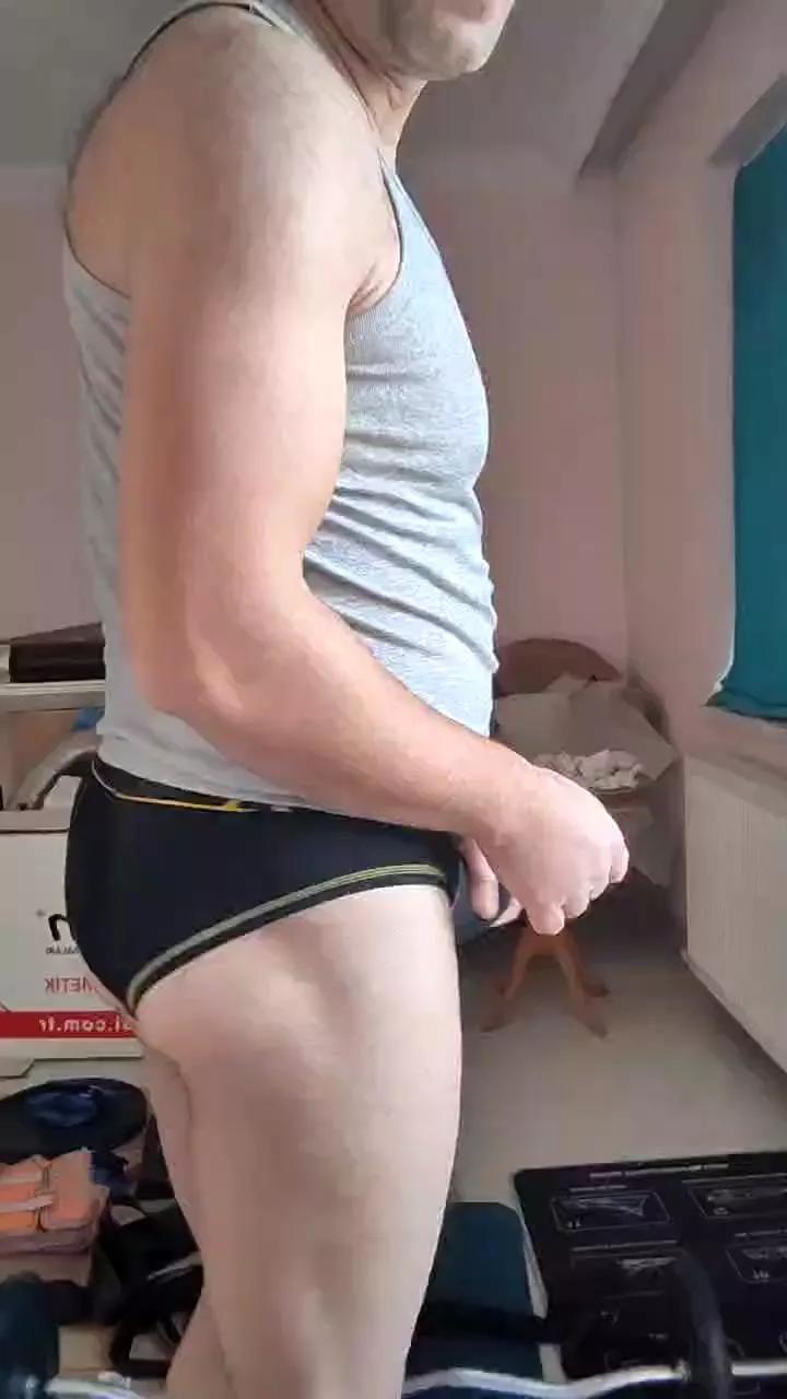 muscularbigcock on Cam4 