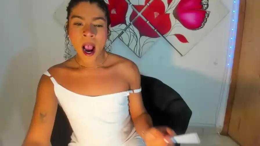 naommykristenn on Cam4 