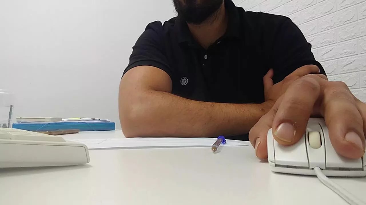 Offline nene198cm on Cam4