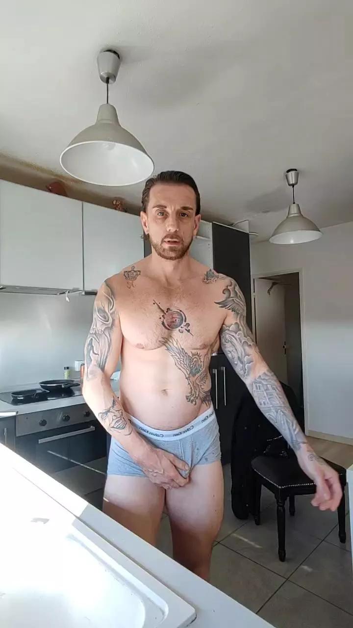 Neotrix33 on Cam4 