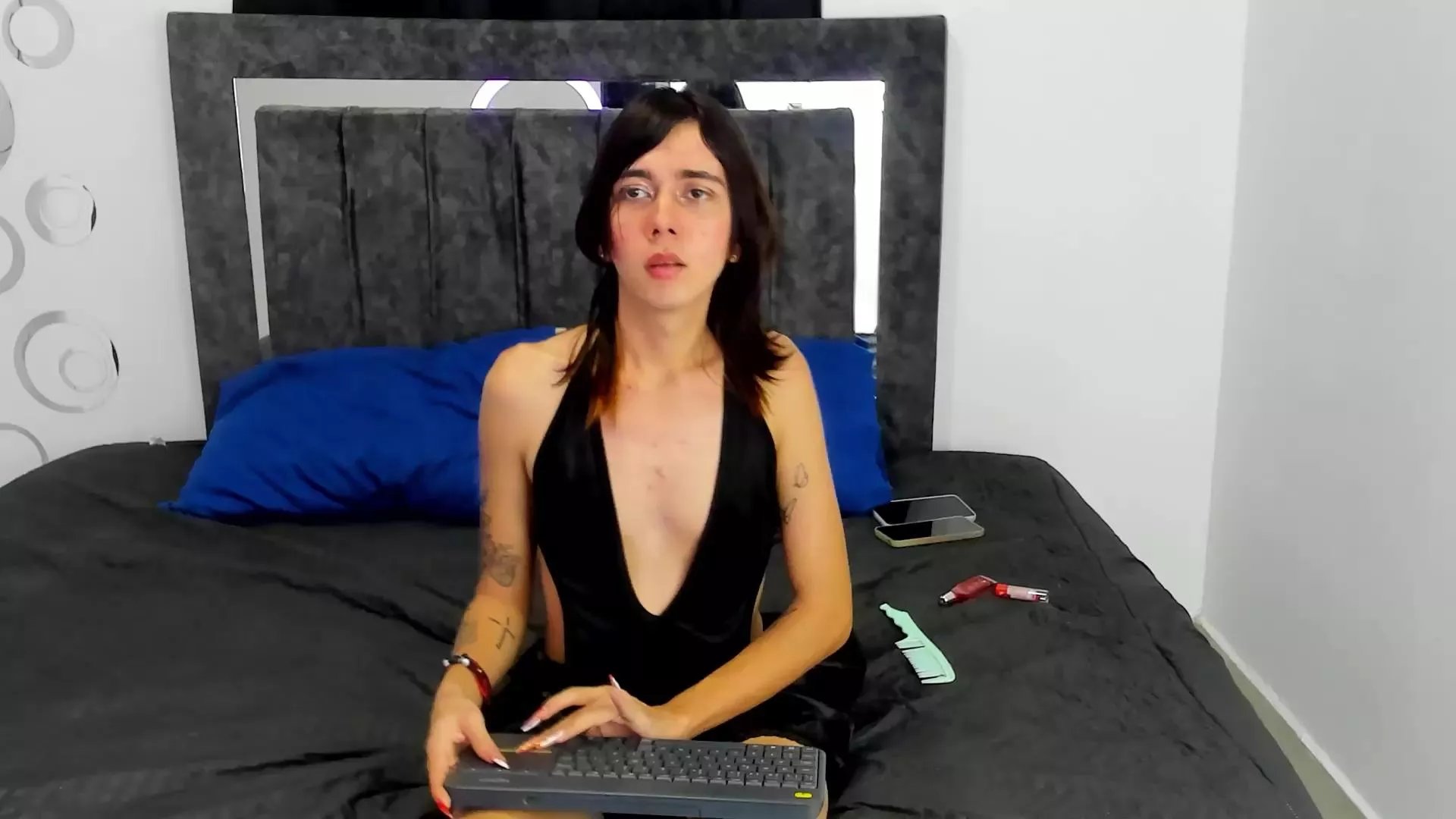 Offline Nicol_TransGirl on Cam4