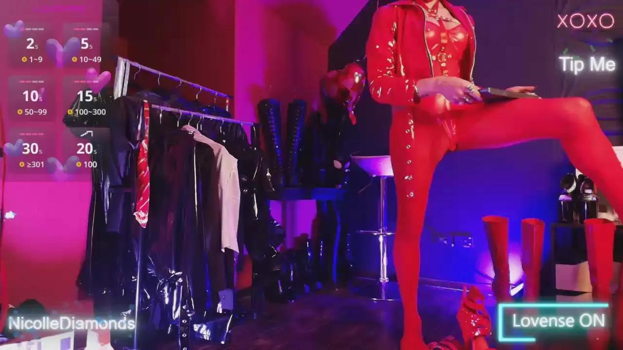NicolleDiamonds on Cam4 