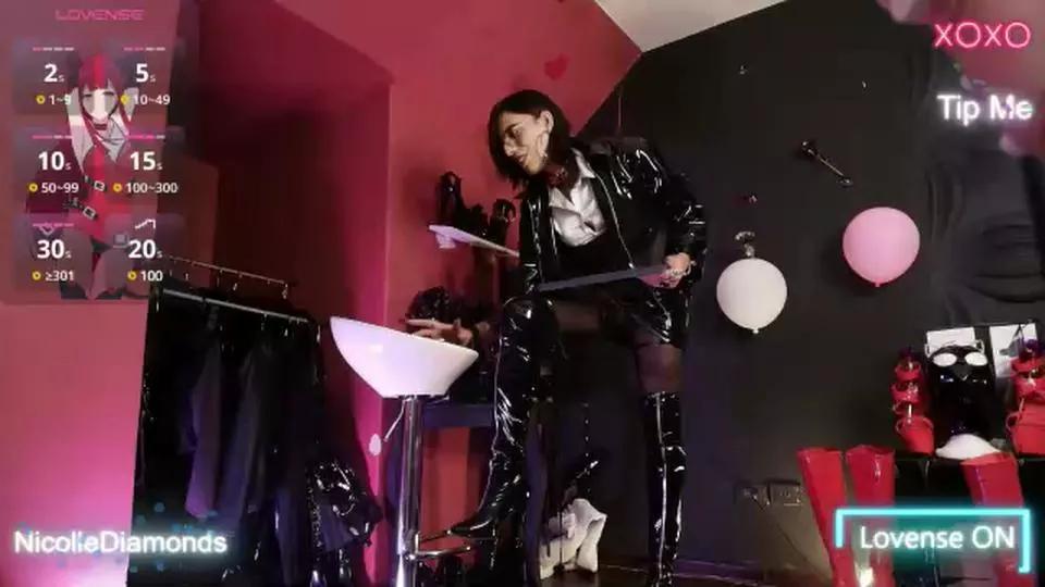 NicolleDiamonds on Cam4 