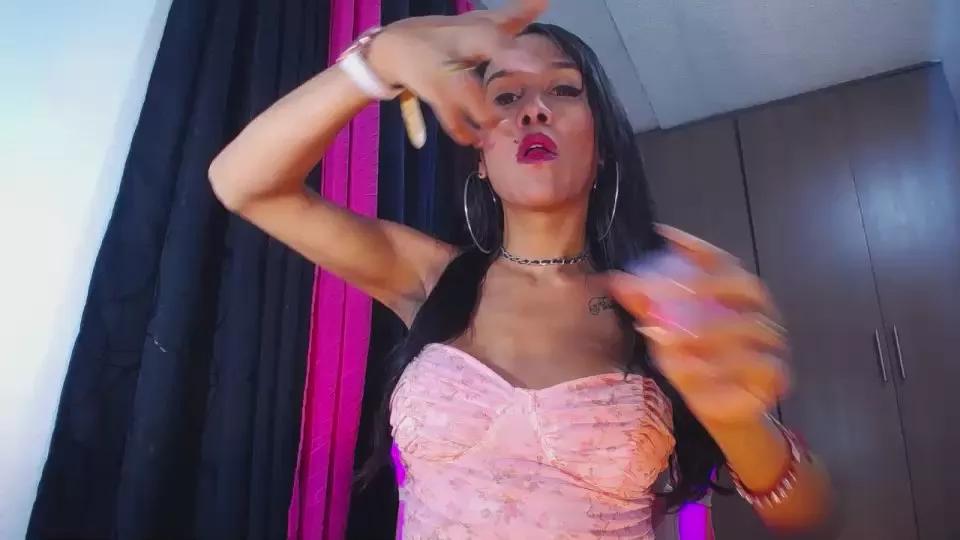 Nikol_partyxx on Cam4 
