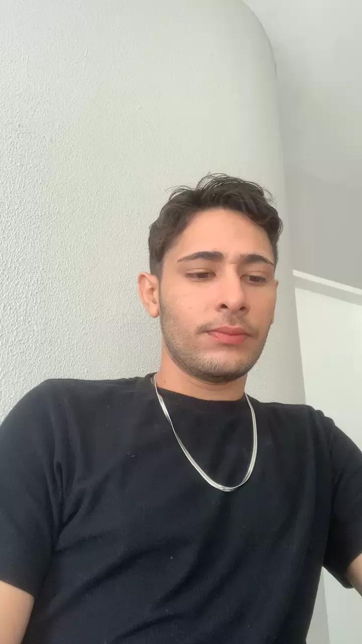 novimhot231 on Cam4 