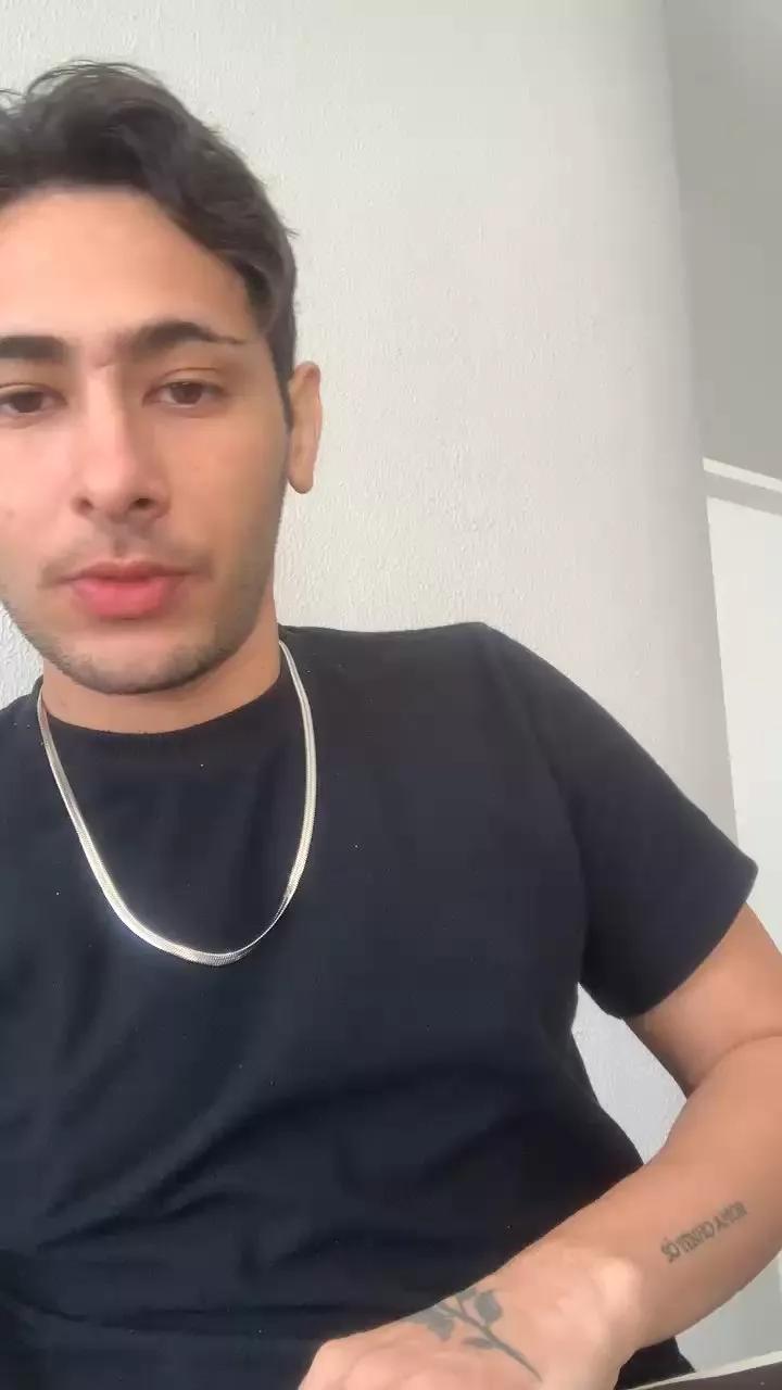 novimhot231 on Cam4 
