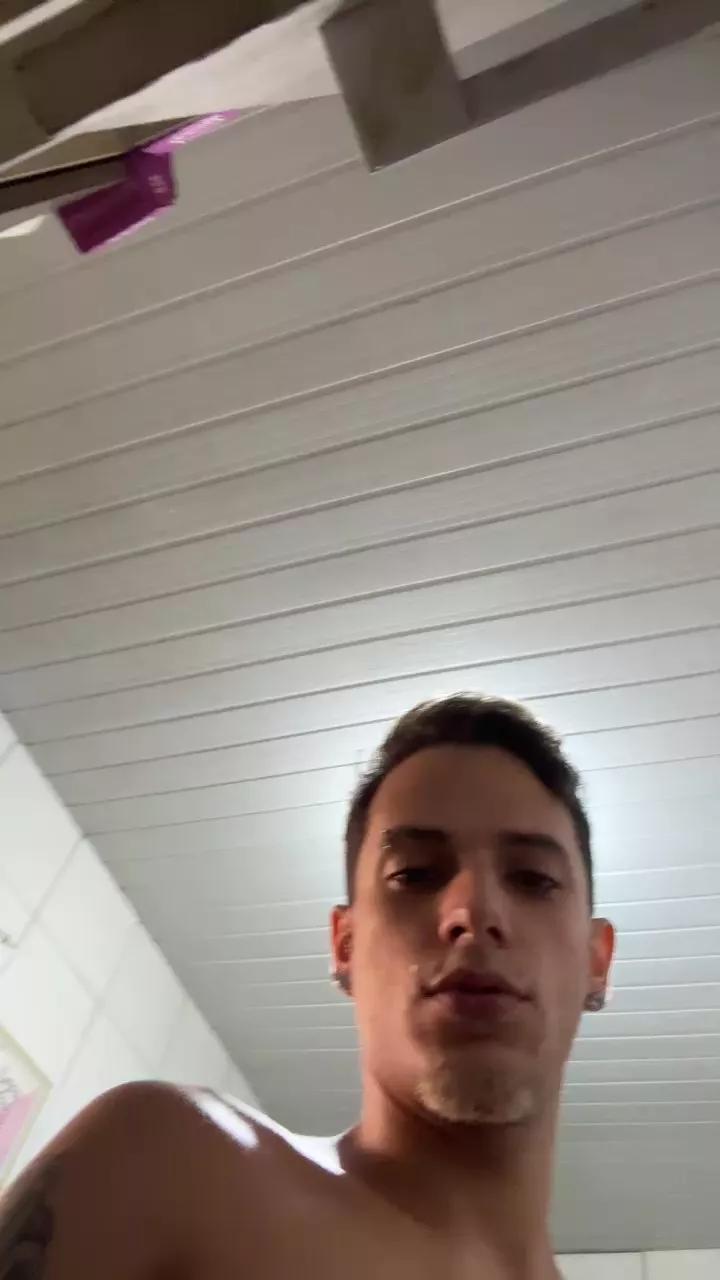 Novinhodot20_ on Cam4 