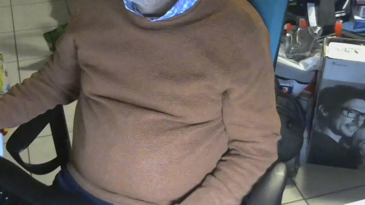 Offline NudeFun77 on Cam4