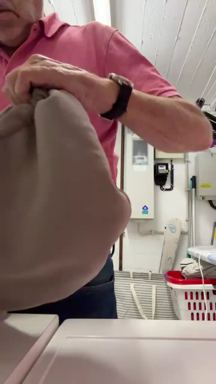 Offline NudeFun77 on Cam4