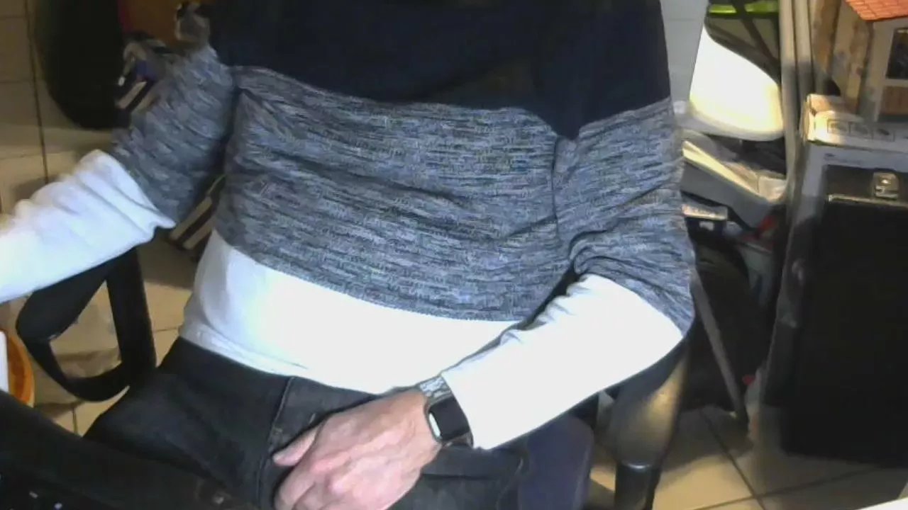 Offline NudeFun77 on Cam4