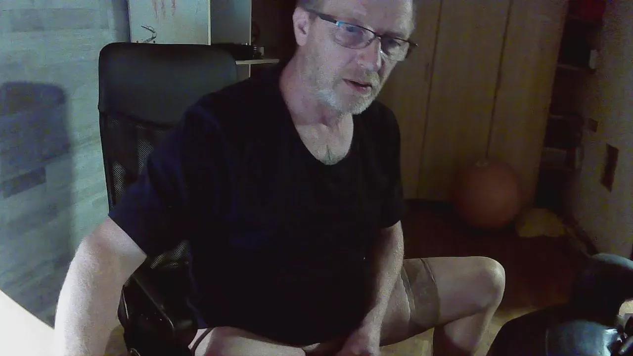 nylonbig on Cam4 