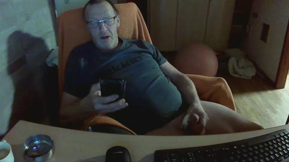 nylonbig on Cam4 