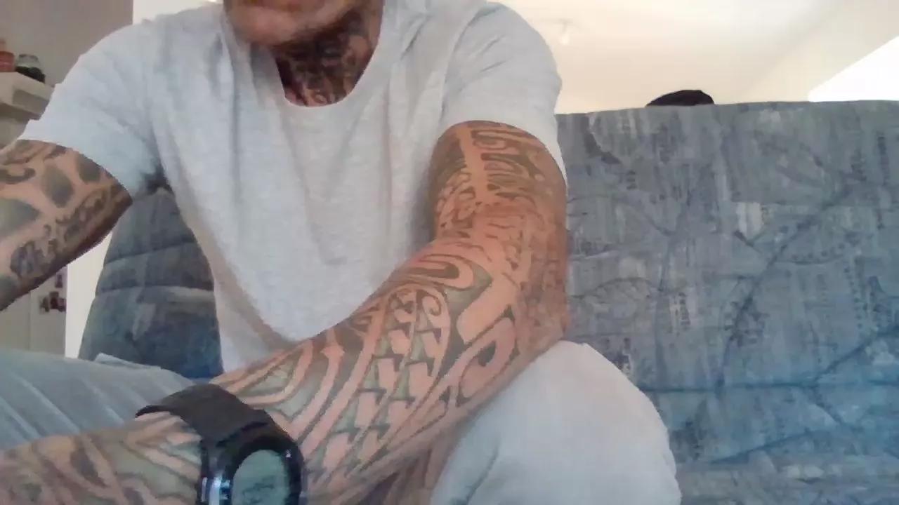 over_the_beast2 on Cam4 
