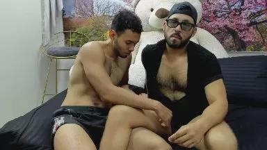 OversizedGuyss on Cam4 