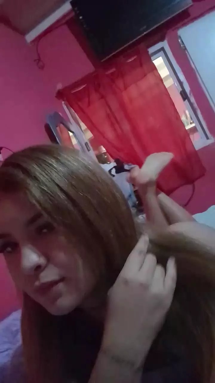 Offline pamelitarocio1 on Cam4