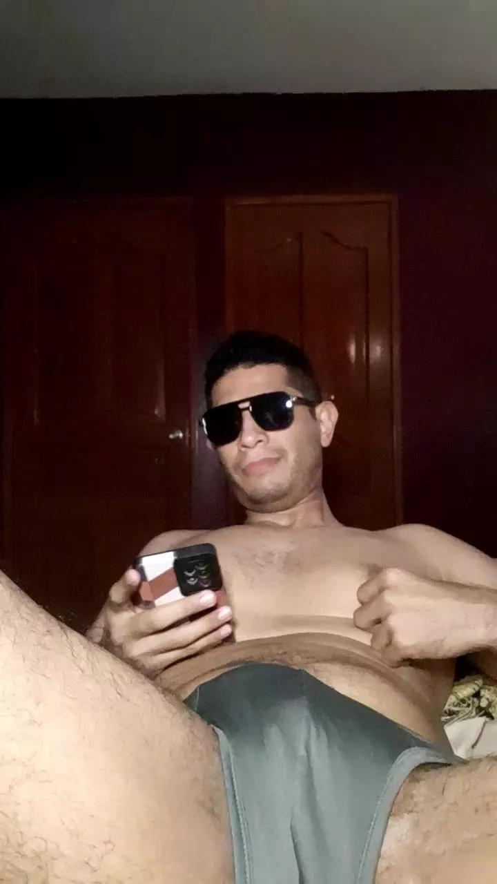 PapiFeetMx on Cam4 