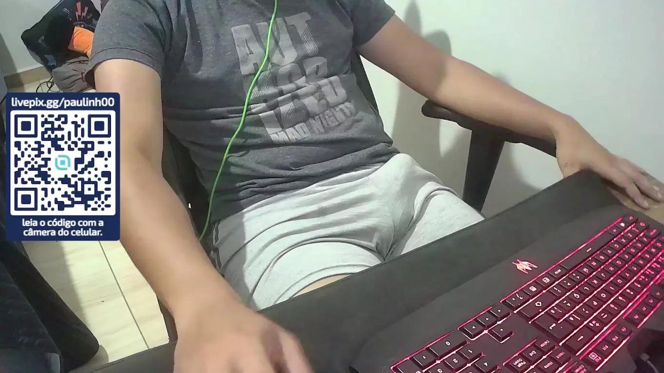 Pau_linh0 on Cam4 