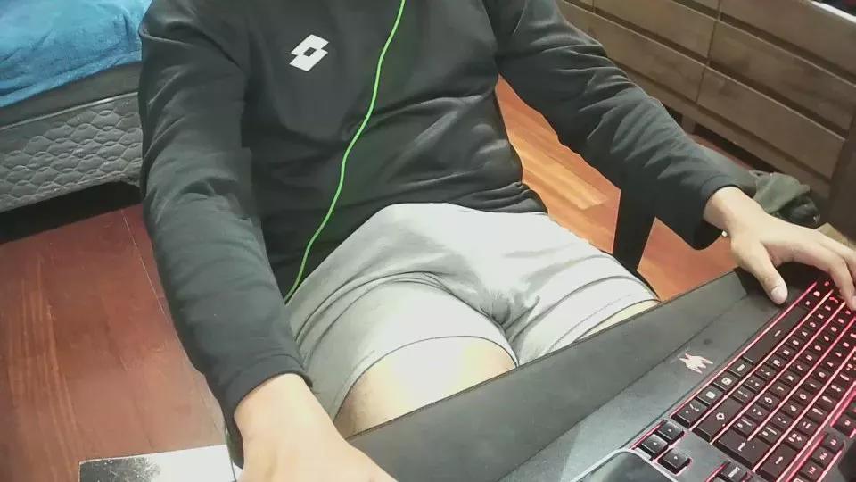 Pau_linh0 on Cam4 