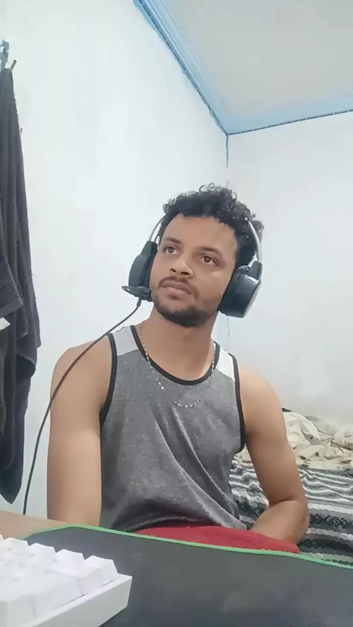 pedro15041 on Cam4 