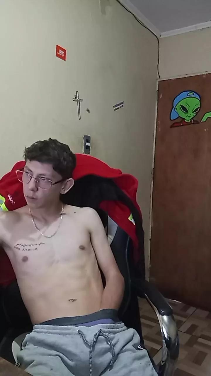 peque_n20 on Cam4 