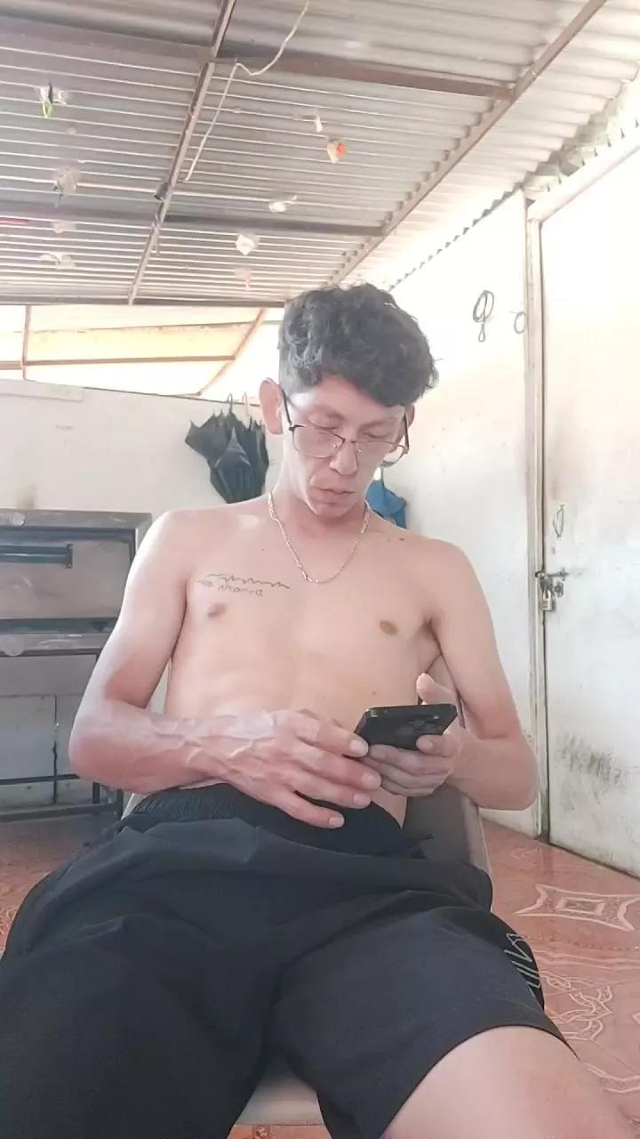 peque_n20 on Cam4 
