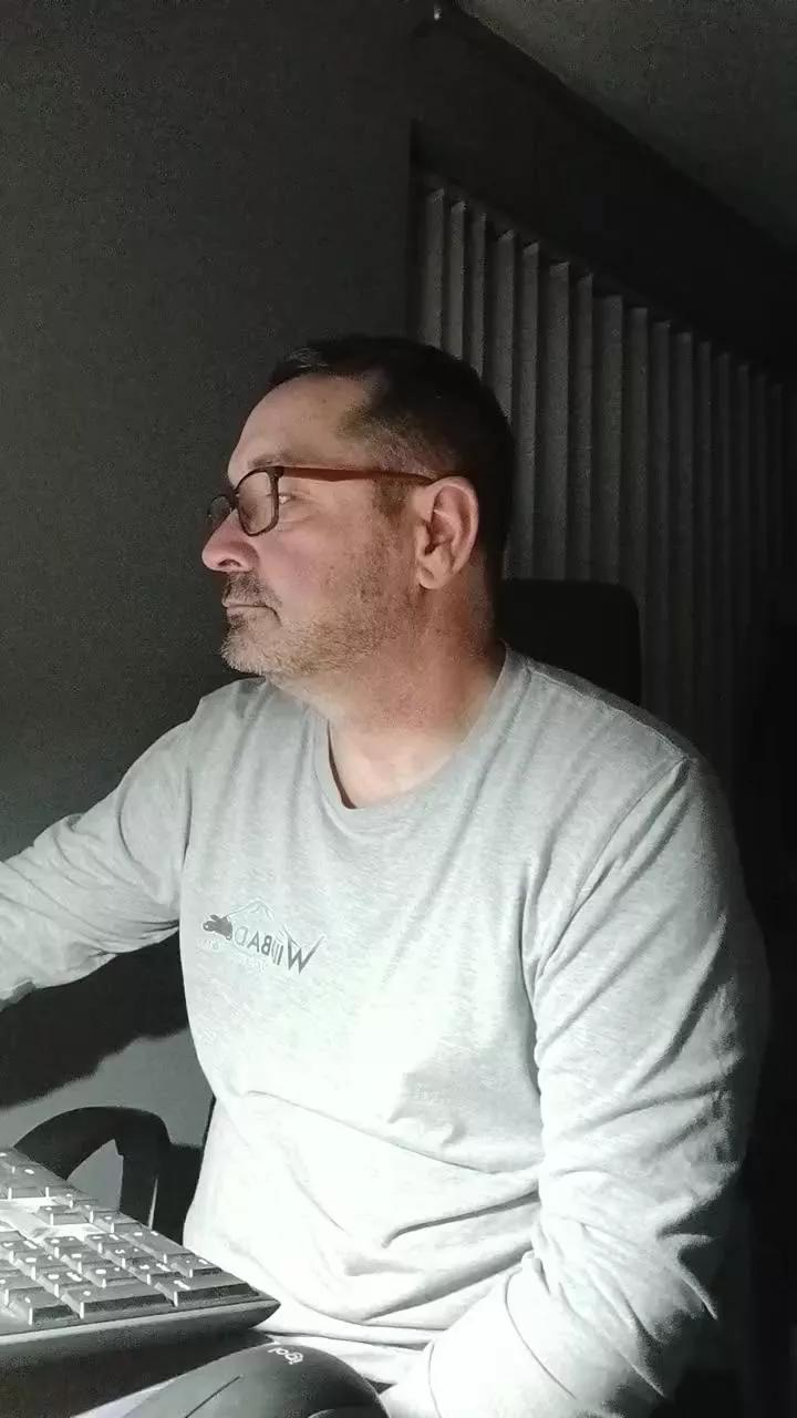 pervintits on Cam4 