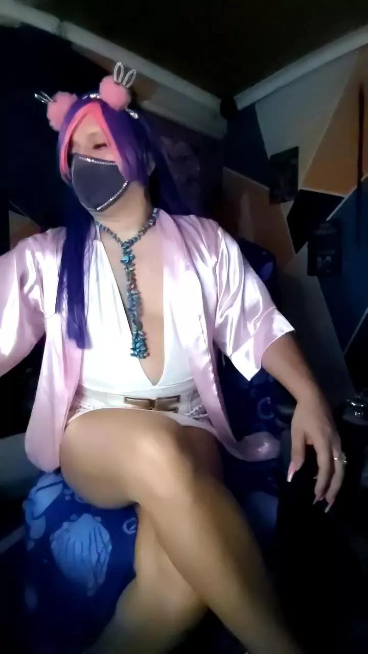 pilar_69 on Cam4 