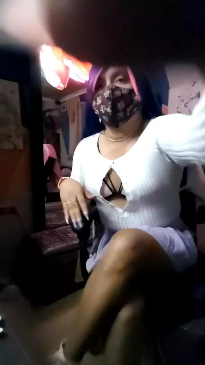 pilar_69 on Cam4 