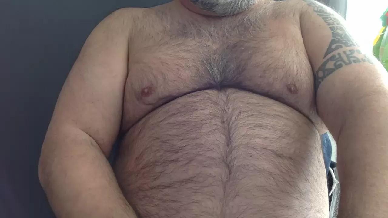 pissbear_sexy on Cam4 