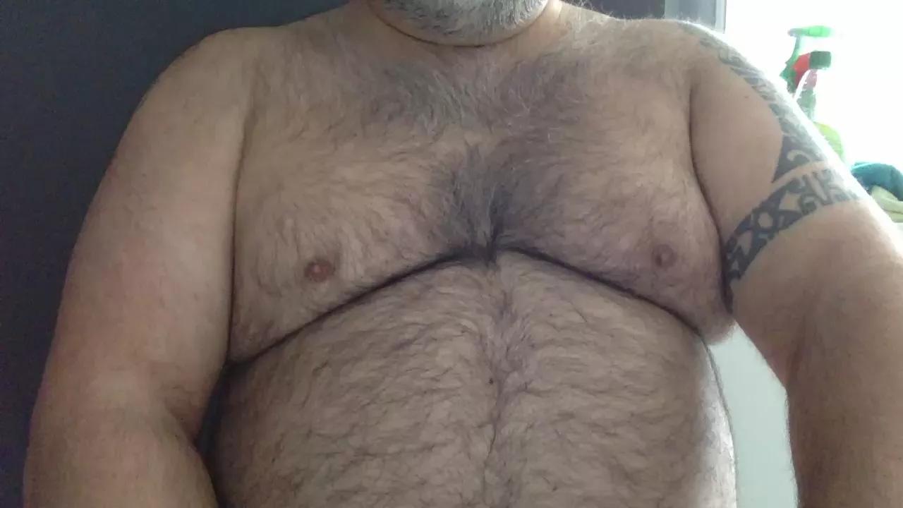 pissbear_sexy on Cam4 