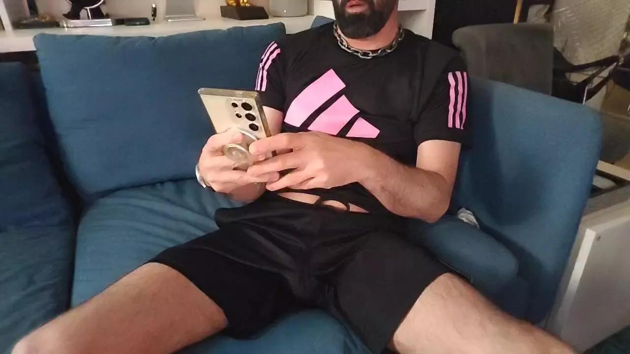PtitBatard69 on Cam4 