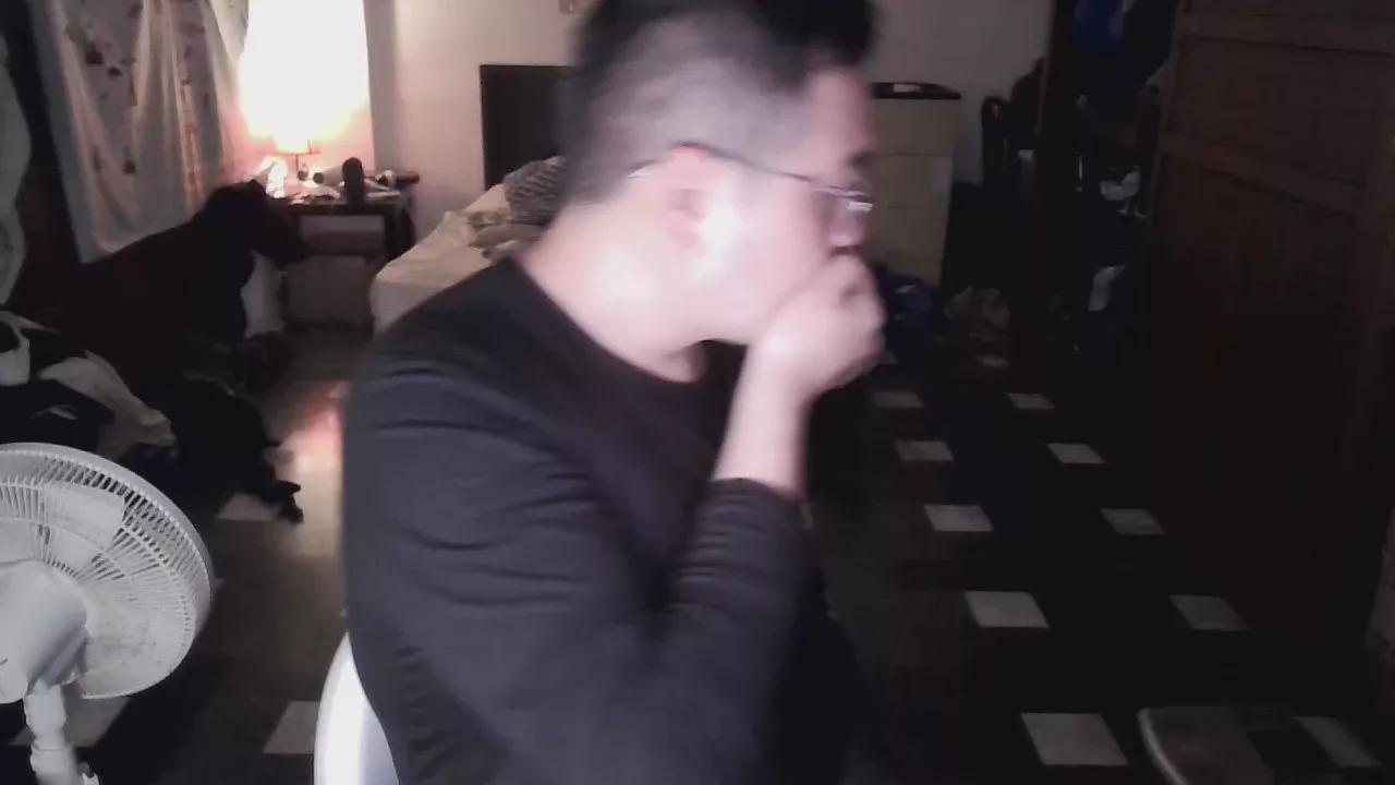 qazray on Cam4 