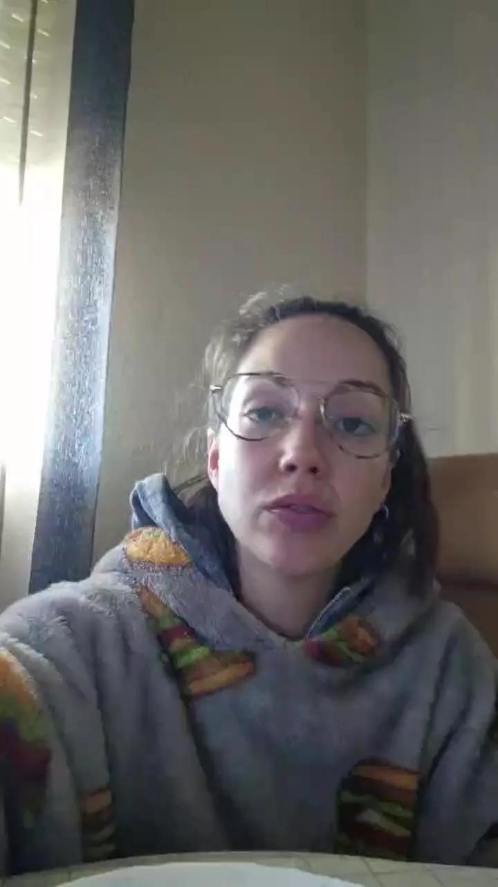 Quenomirees on Cam4 