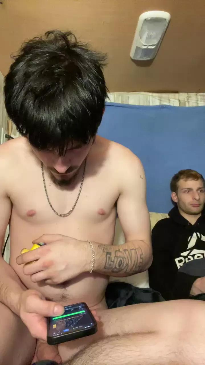 R6verxxx on Cam4 