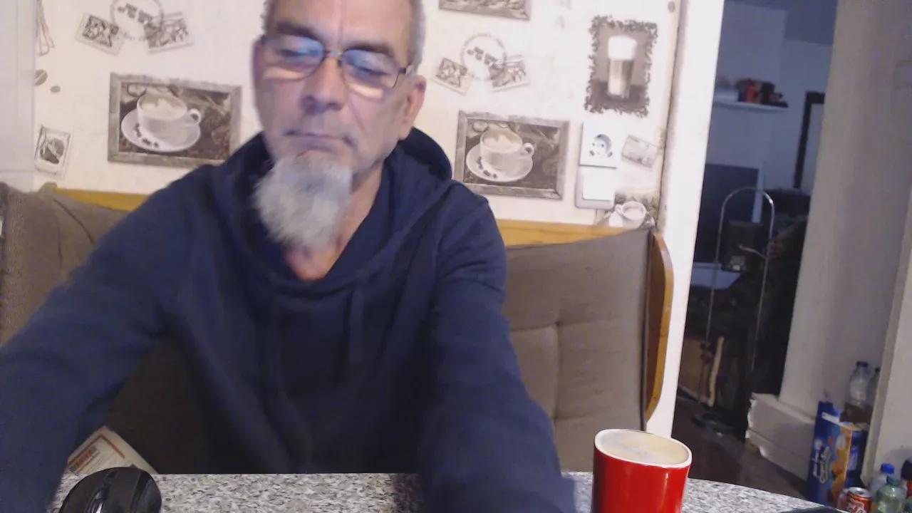 raini1205 on Cam4 