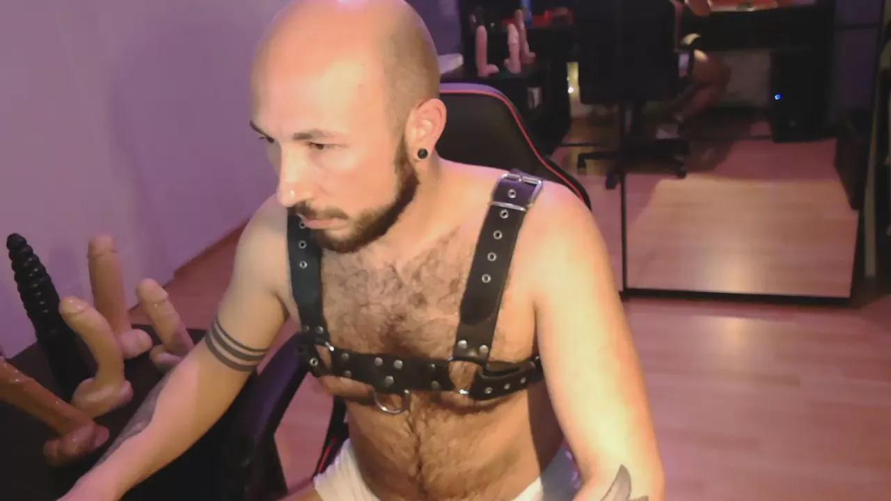 Re_Versatile on Cam4 