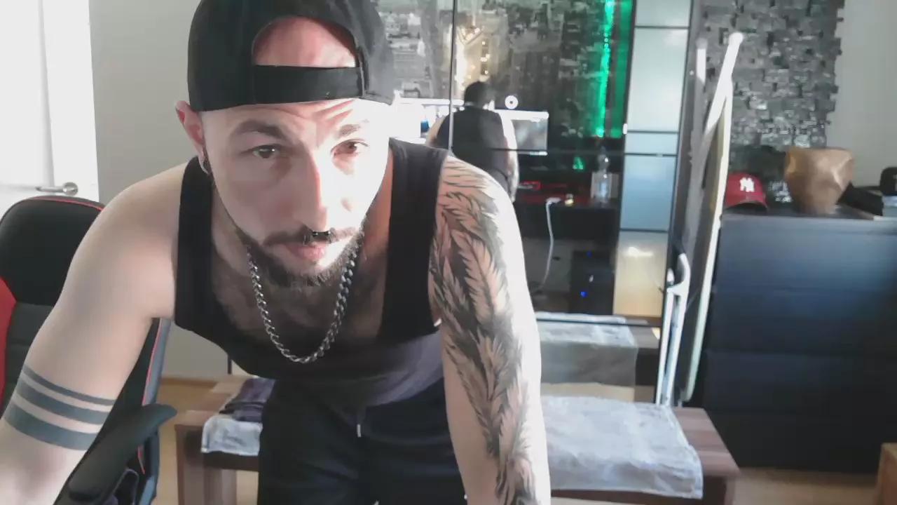 Re_Versatile on Cam4 